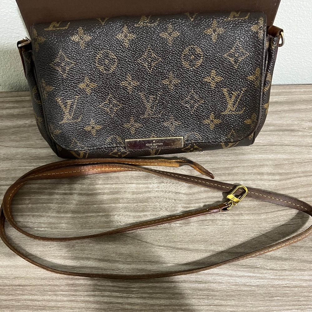 Louis Vuitton Favorite Pochette